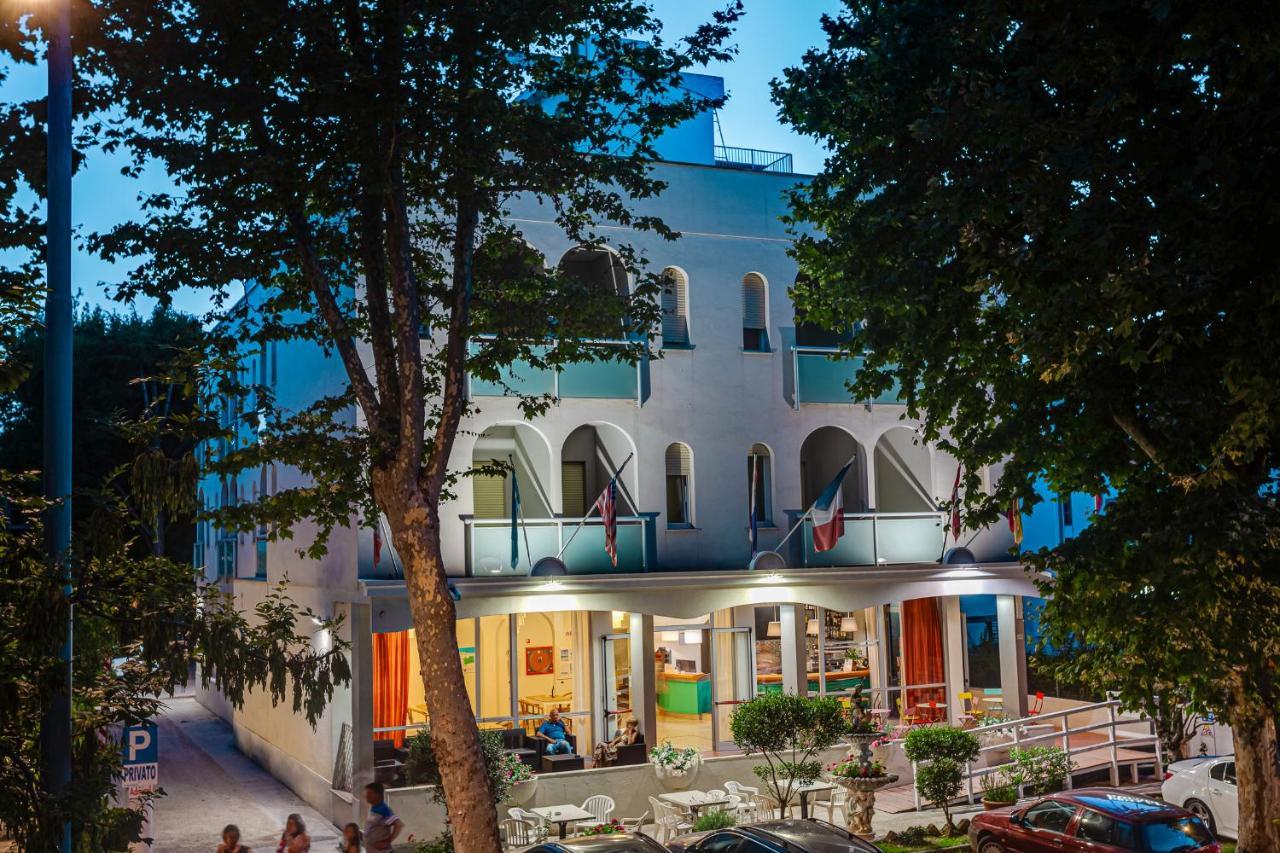 Hotel Admiral Cesenatico Zewnętrze zdjęcie